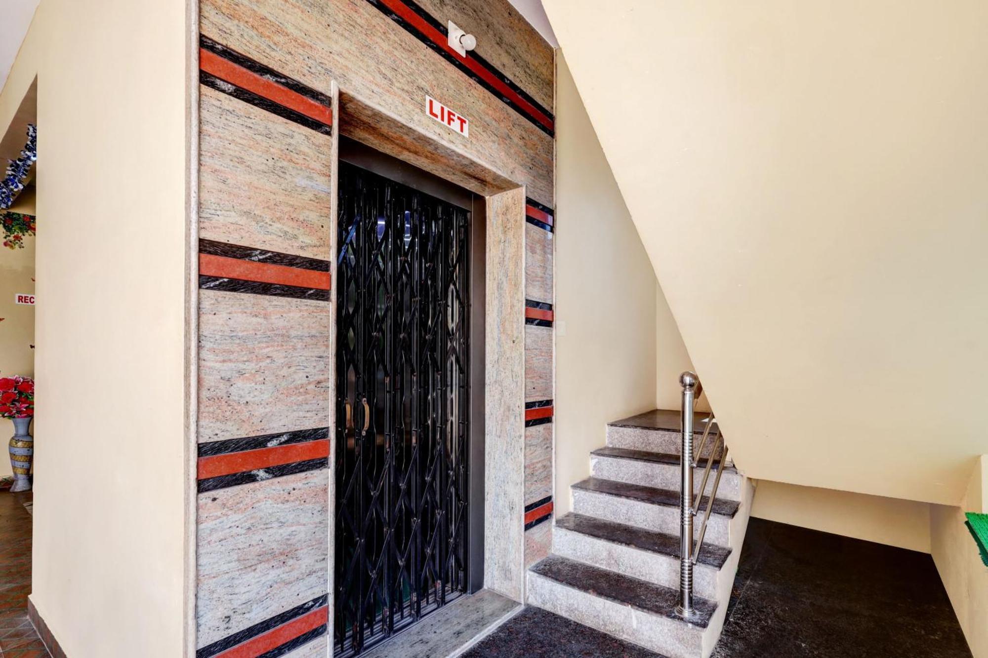 Sri Sakthi Home Stay - Beyond The Expectations- 10 To 15 Minutes Drive From Railway Station And Bus Station Тирупати Экстерьер фото